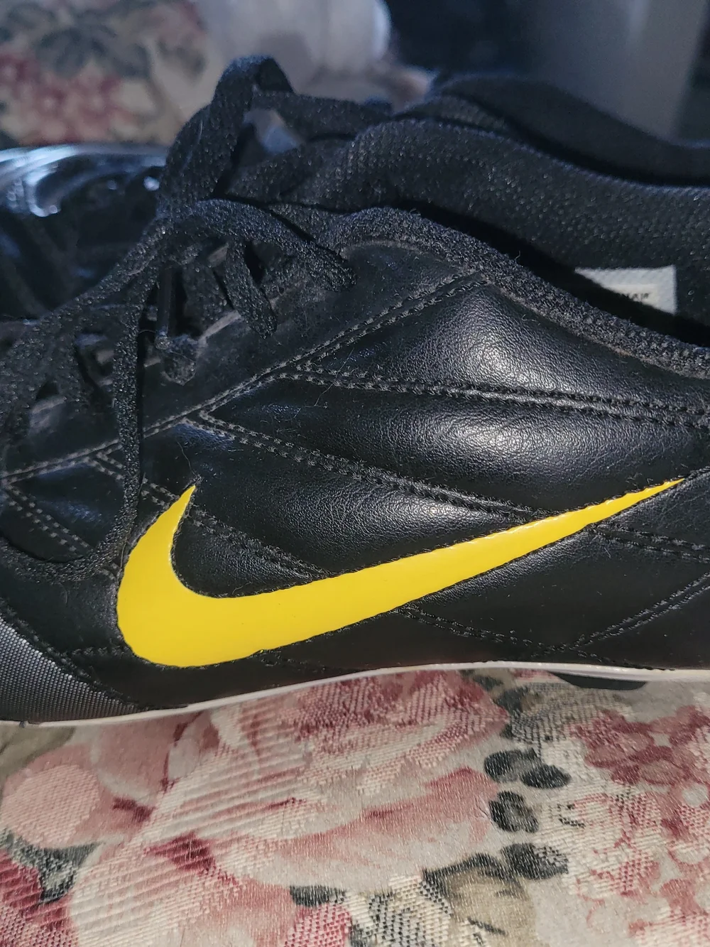 Nike Men's Black and Yellow Soccer Cleats